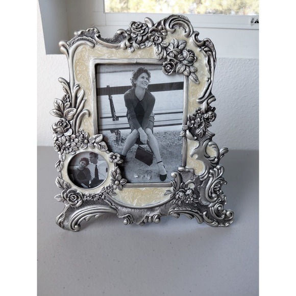 The Unbranded Brand Other - VTG Picture Frame Enamel Pewter Gothic Double Frame Heavy Romantic NEW Silver